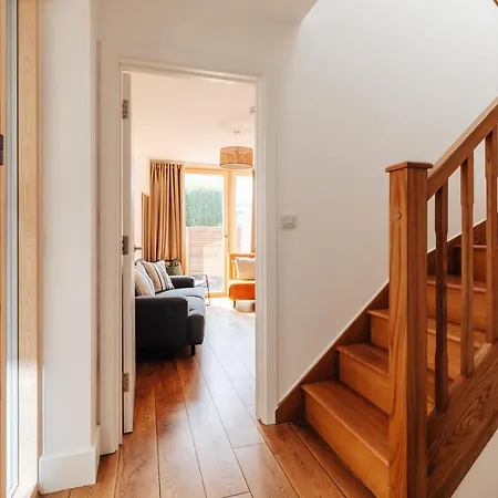 Redland In Bespoke 2 Of 2 Semesterbostad *