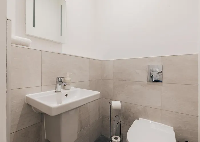 Redland In Bespoke 2 Of 2 Holiday home