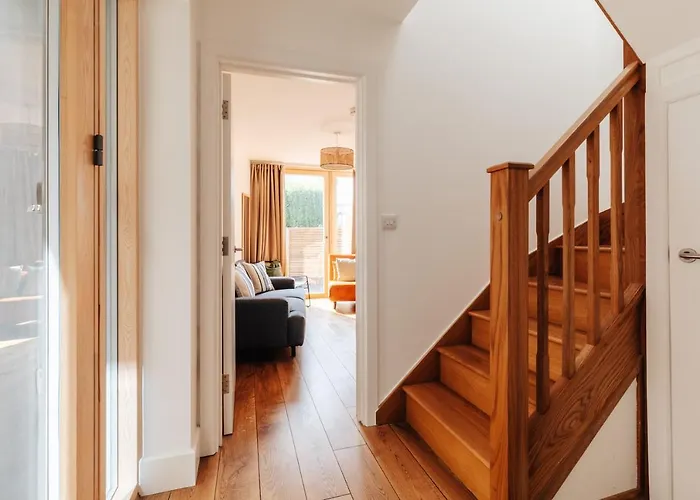 Redland In Bespoke 2 Of 2 Holiday home *